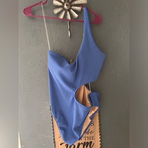 1 peace bathing suit